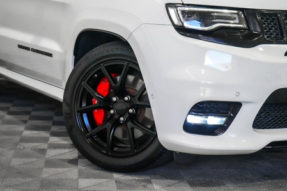 Jeep Grand Cherokee image 2