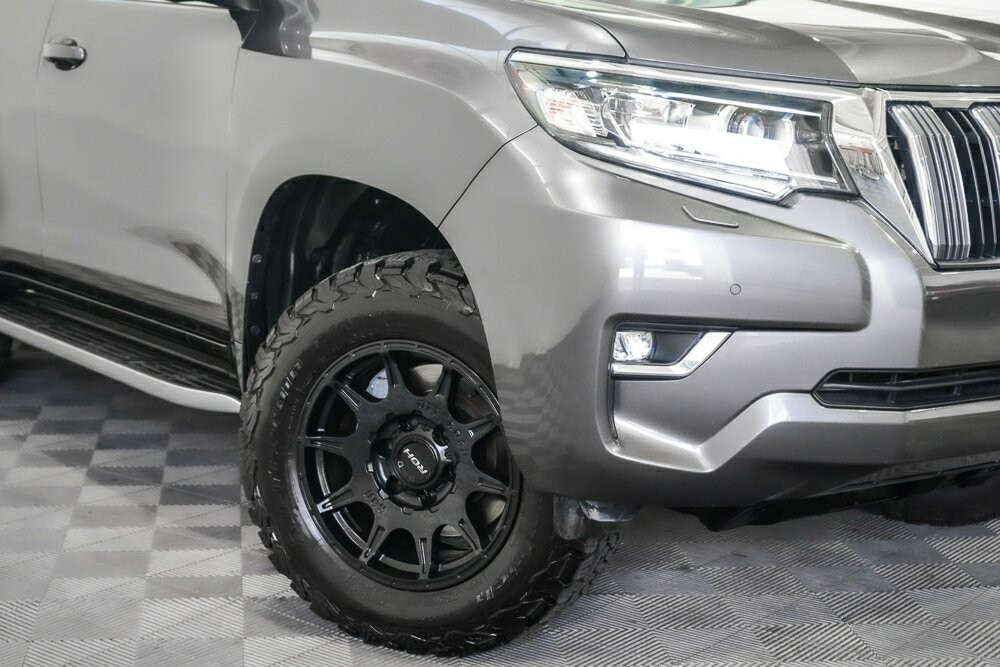 Toyota Landcruiser Prado image 2