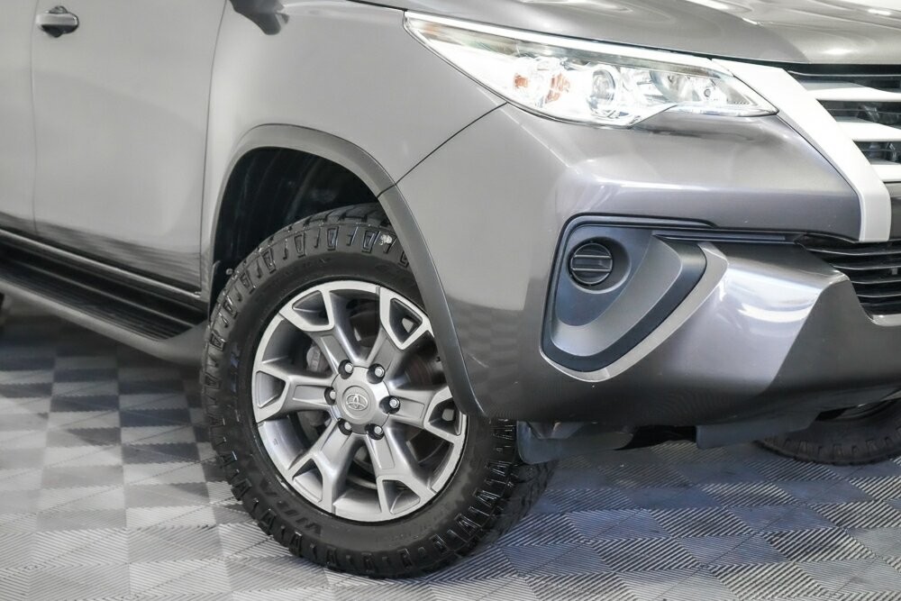 Toyota Fortuner image 2