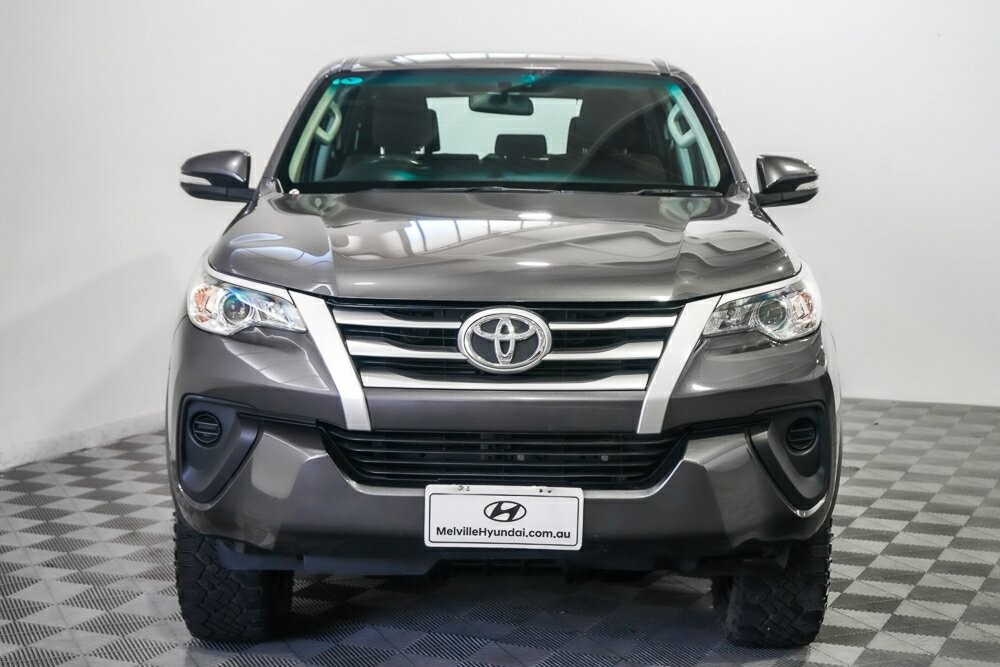 Toyota Fortuner image 3