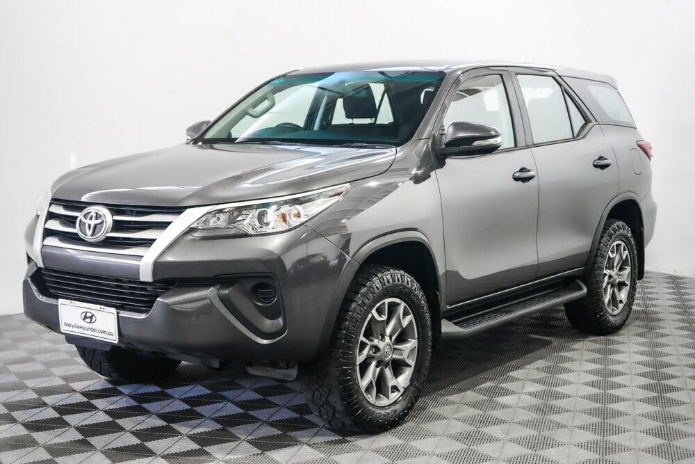 Toyota Fortuner image 4