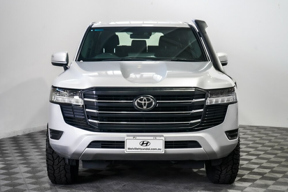 Toyota Landcruiser image 3