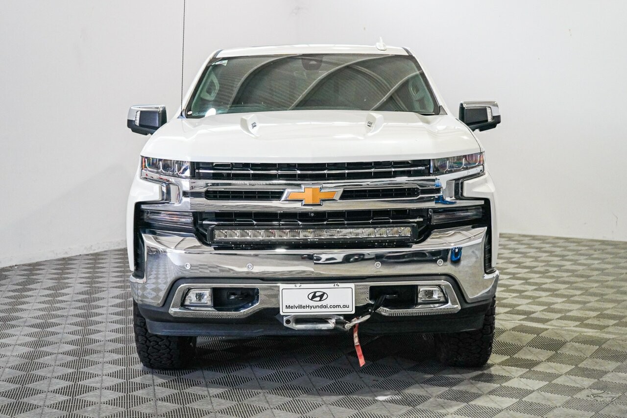 Chevrolet Silverado image 3