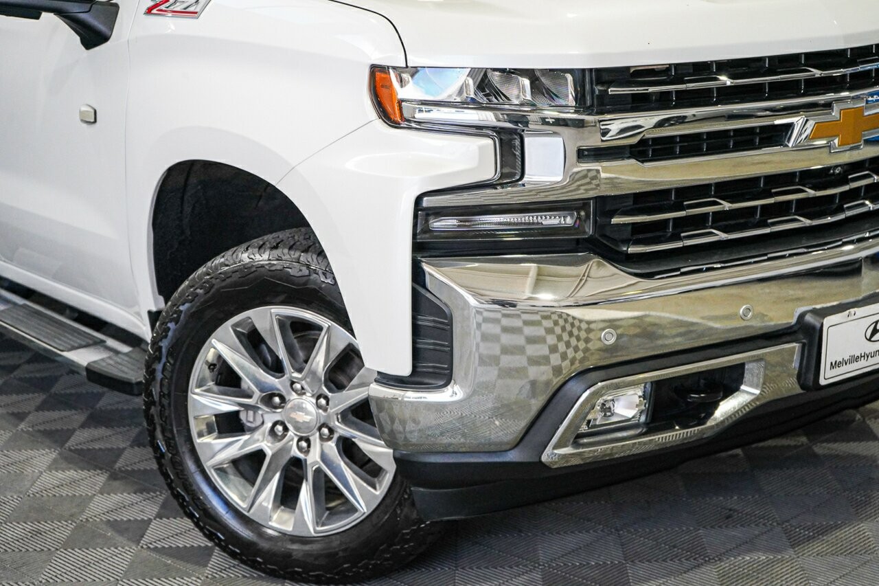 Chevrolet Silverado image 2