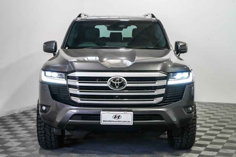 Toyota Landcruiser image 3