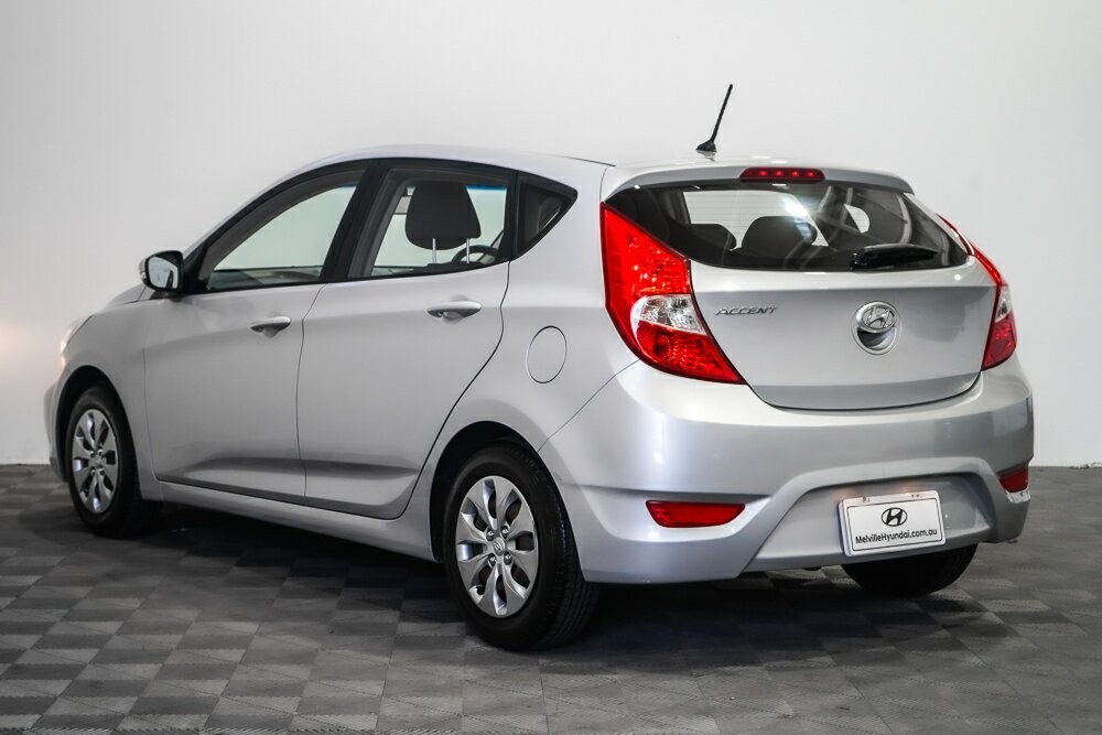 Hyundai Accent image 4