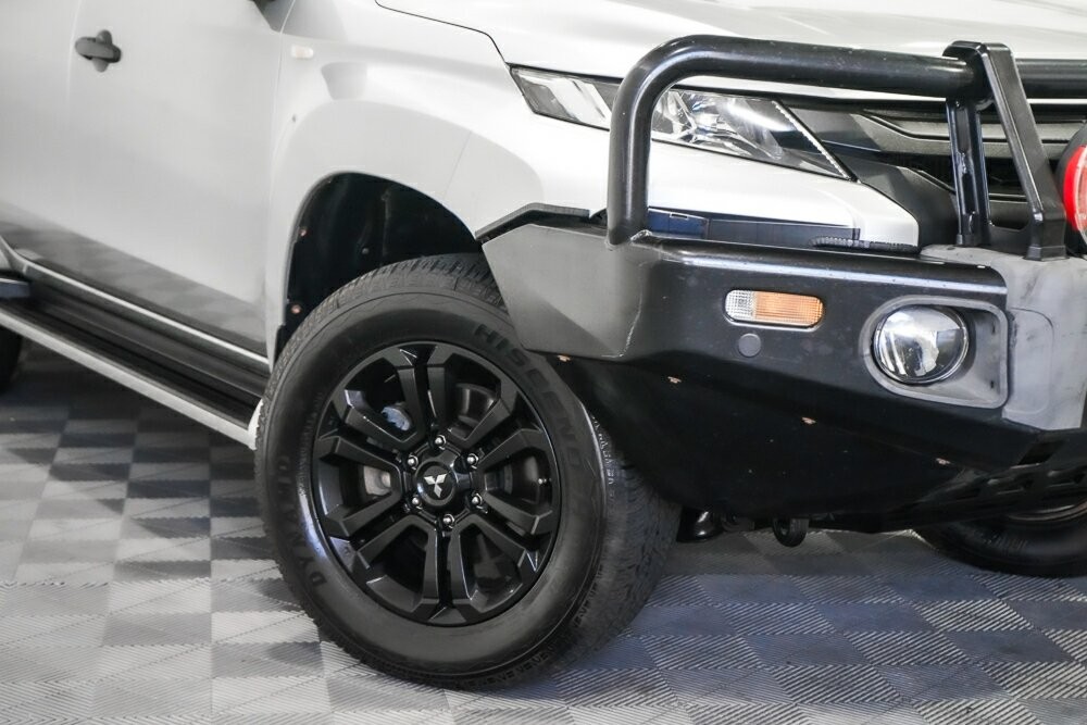 Mitsubishi Triton image 2