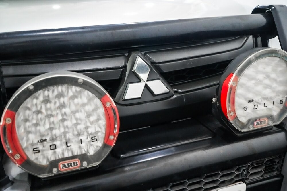 Mitsubishi Triton image 3