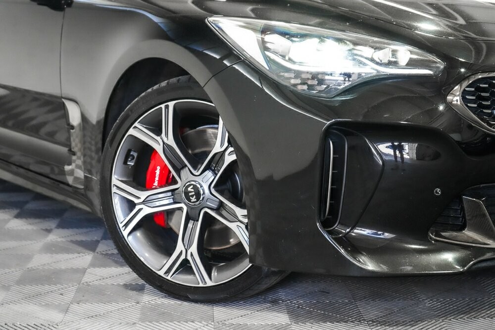 Kia Stinger image 2