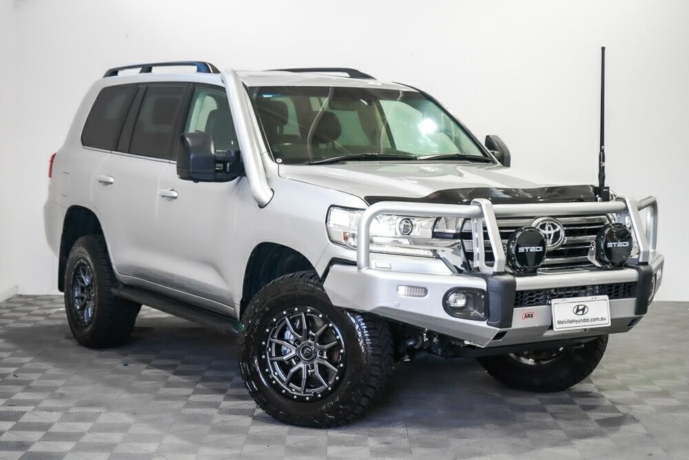 Toyota Landcruiser image 2