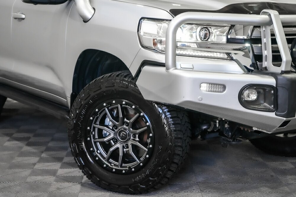 Toyota Landcruiser image 3