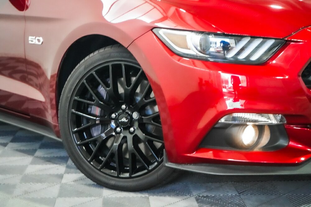 Ford Mustang image 2