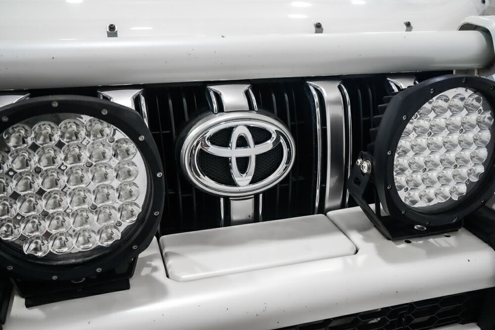 Toyota Landcruiser Prado image 3