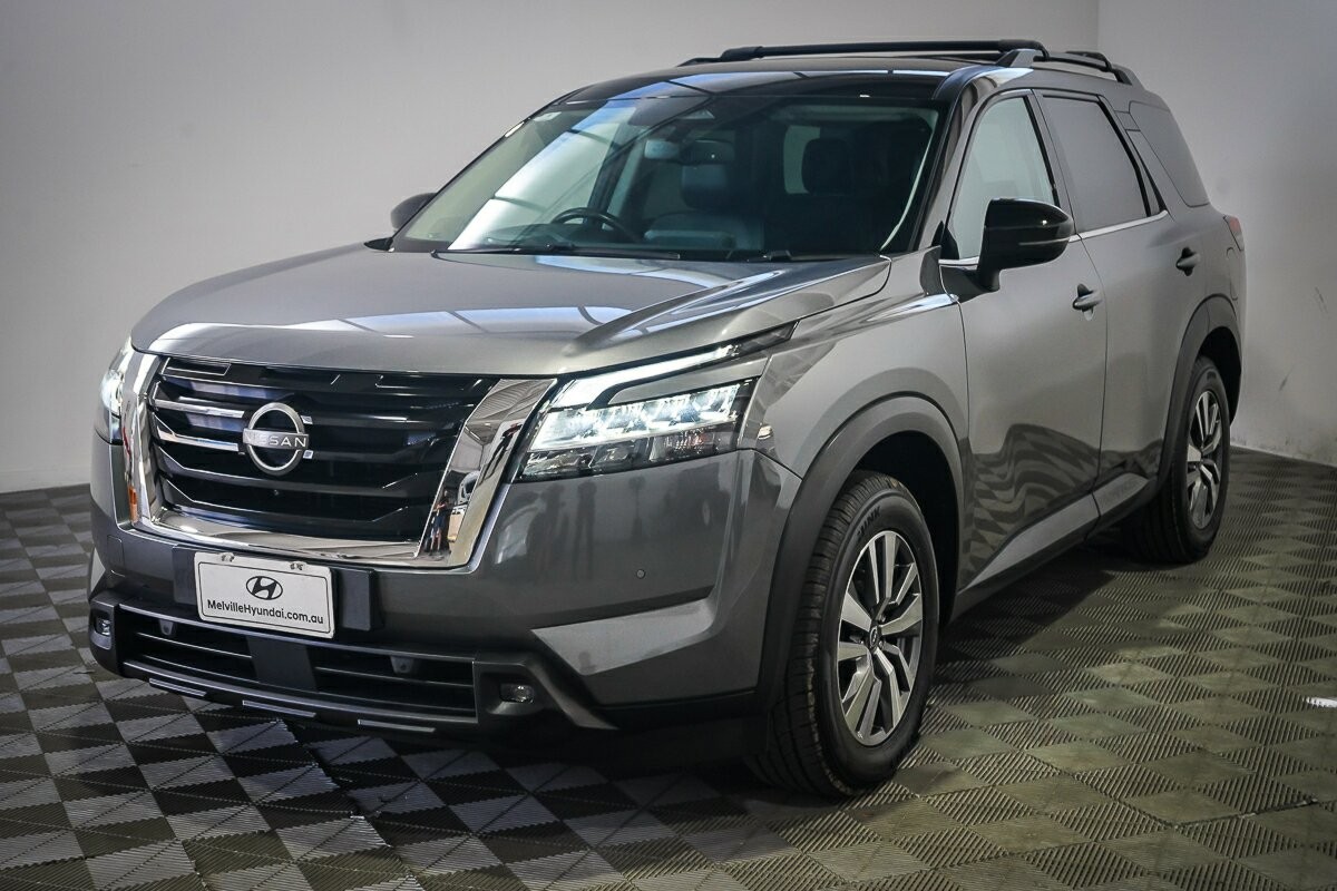 Nissan Pathfinder image 4