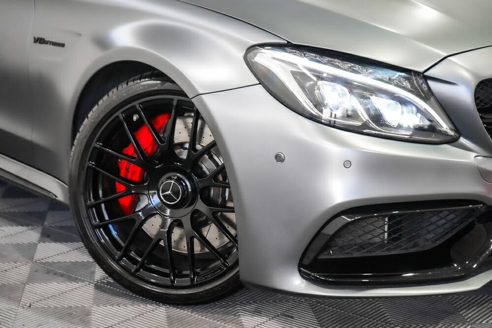 Mercedes Benz C-class image 2