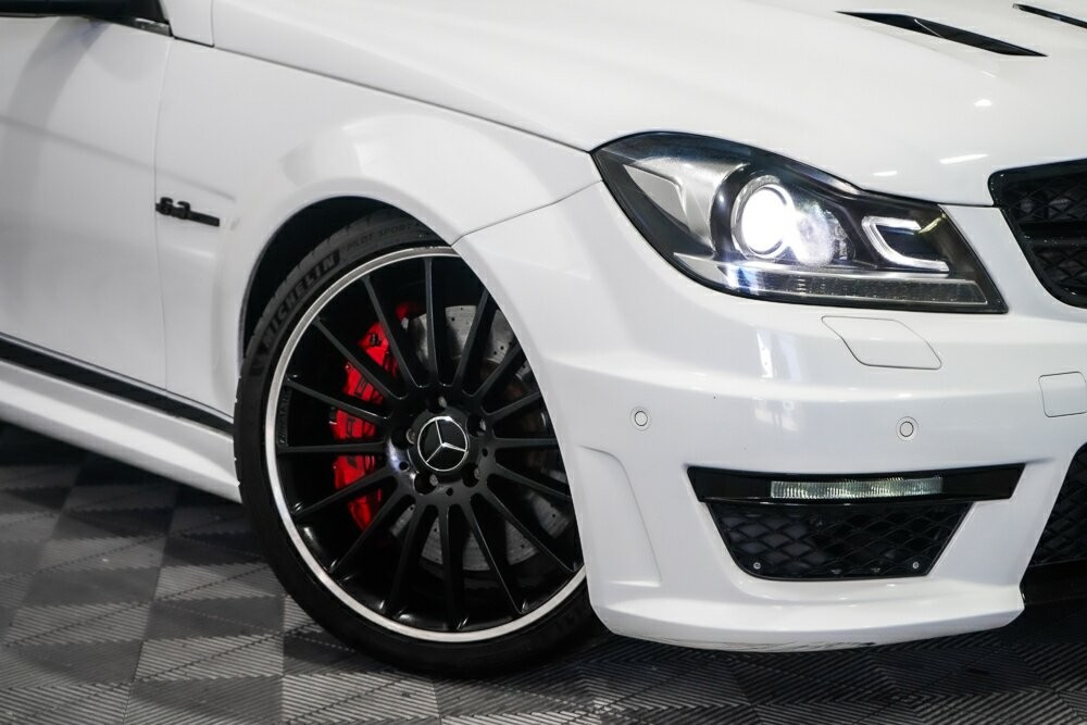 Mercedes Benz C-class image 2