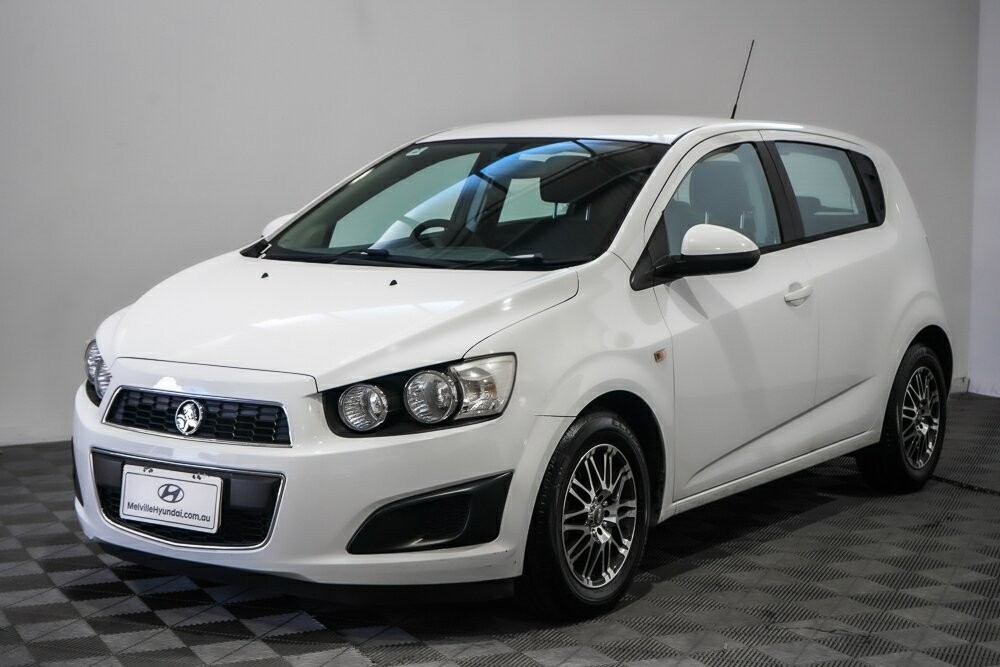 Holden Barina image 4