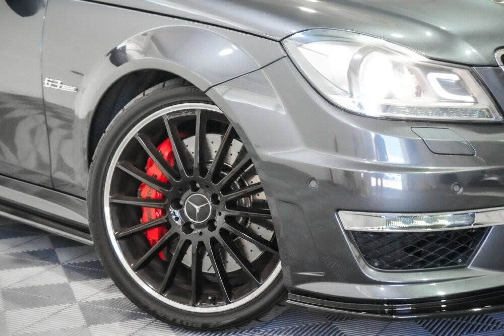 Mercedes Benz C-class image 2