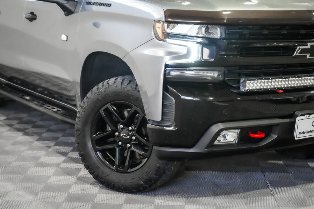 Chevrolet Silverado image 2