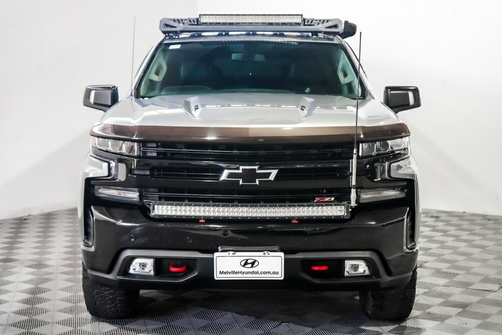 Chevrolet Silverado image 3