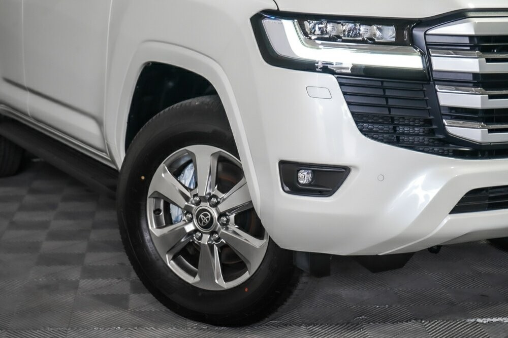 Toyota Landcruiser image 2