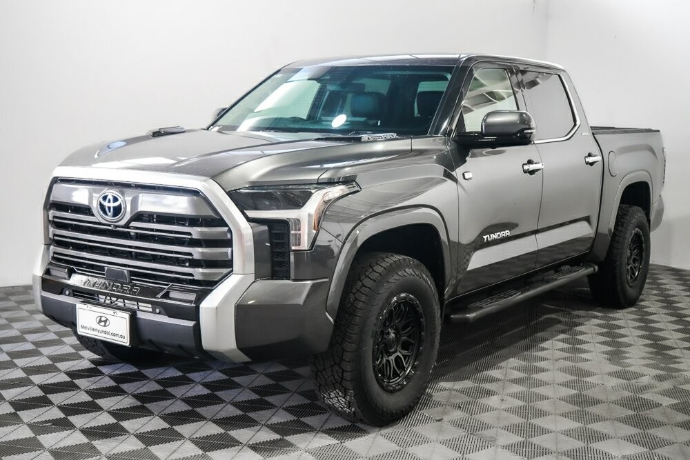 Toyota Tundra image 4