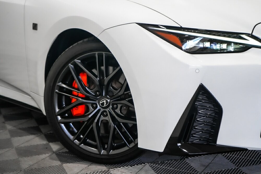 Lexus Is image 2