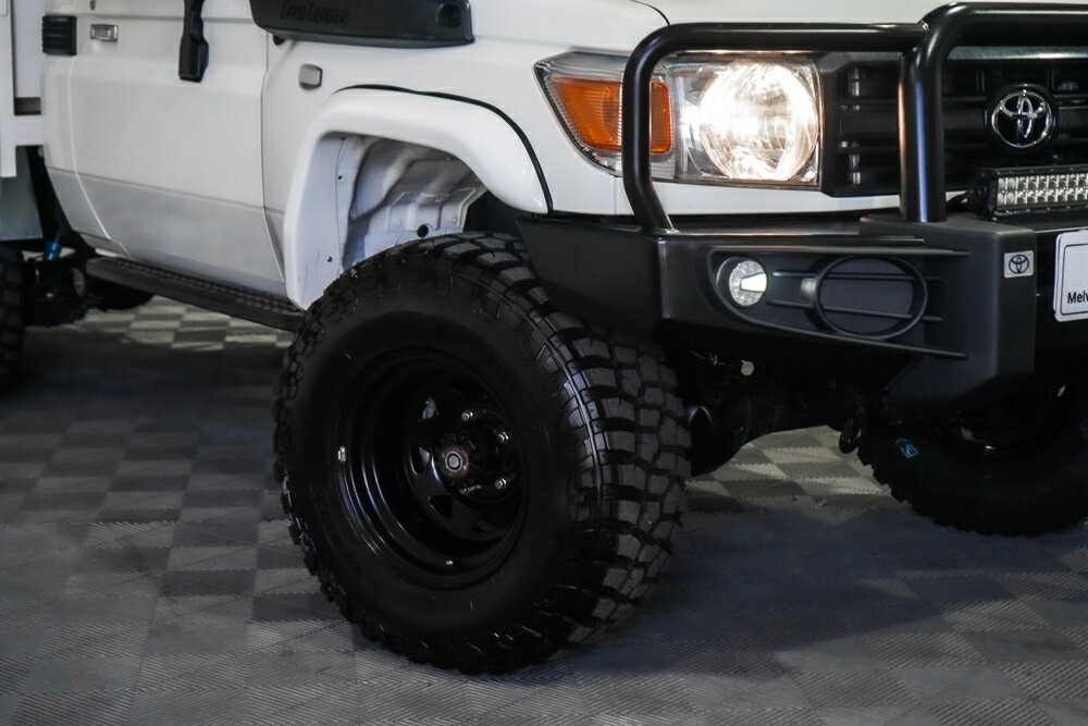 Toyota Landcruiser image 2