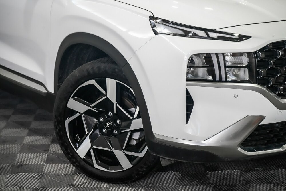 Hyundai Santa Fe image 2