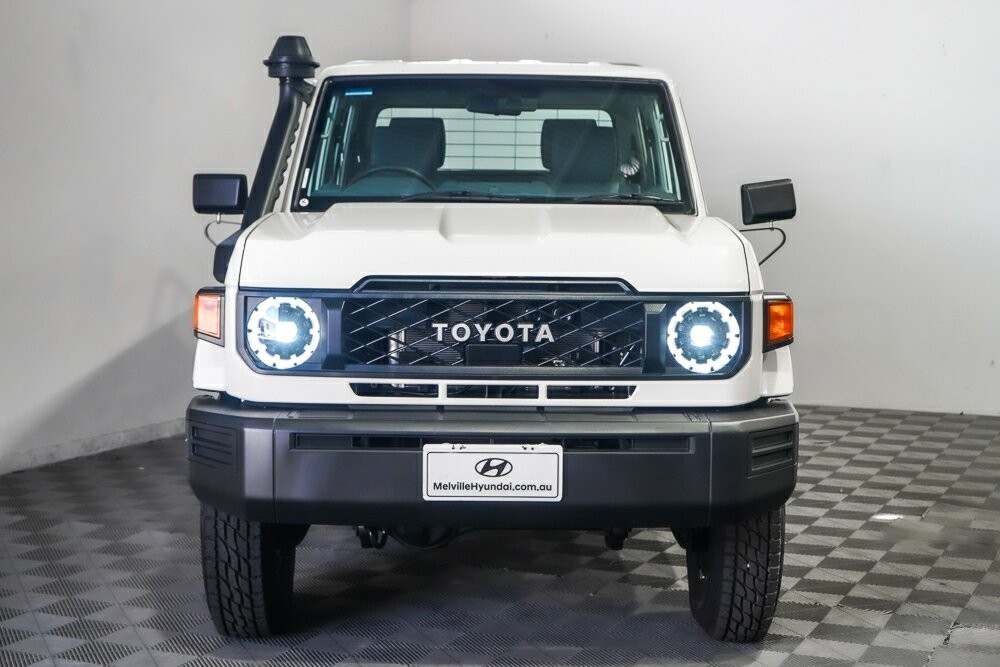 Toyota Landcruiser image 3