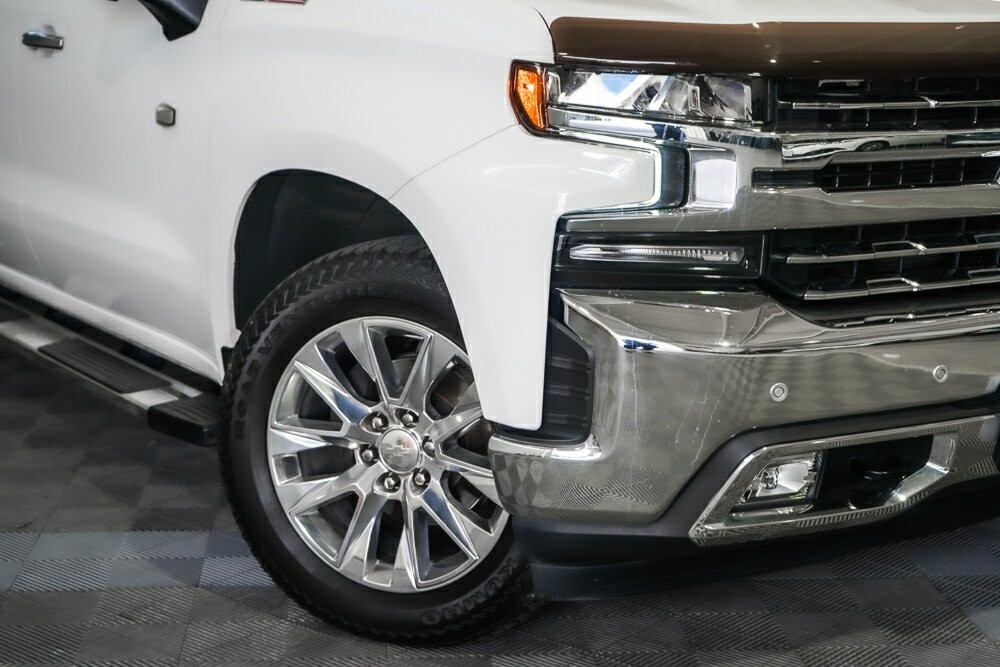 Chevrolet Silverado image 2