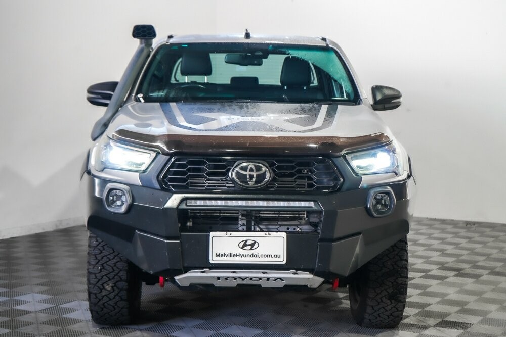 Toyota Hilux image 3