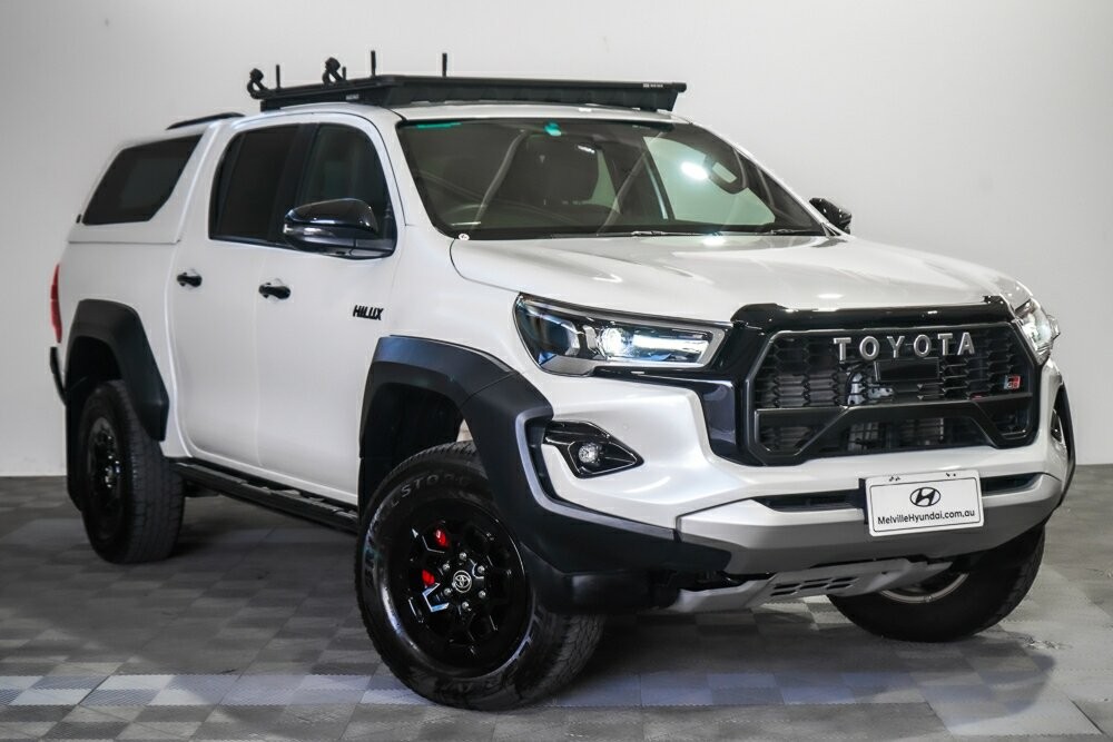 Toyota Hilux image 1