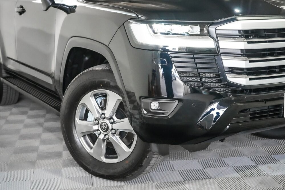 Toyota Landcruiser image 2