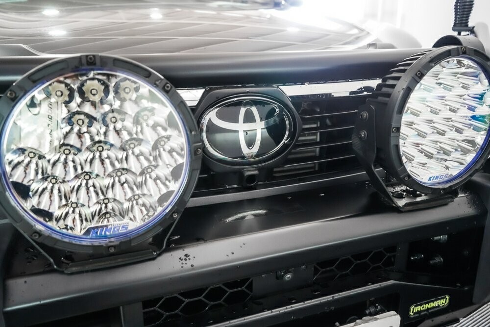 Toyota Hilux image 3