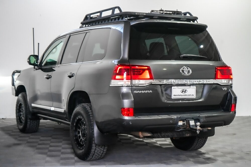 Toyota Landcruiser image 4