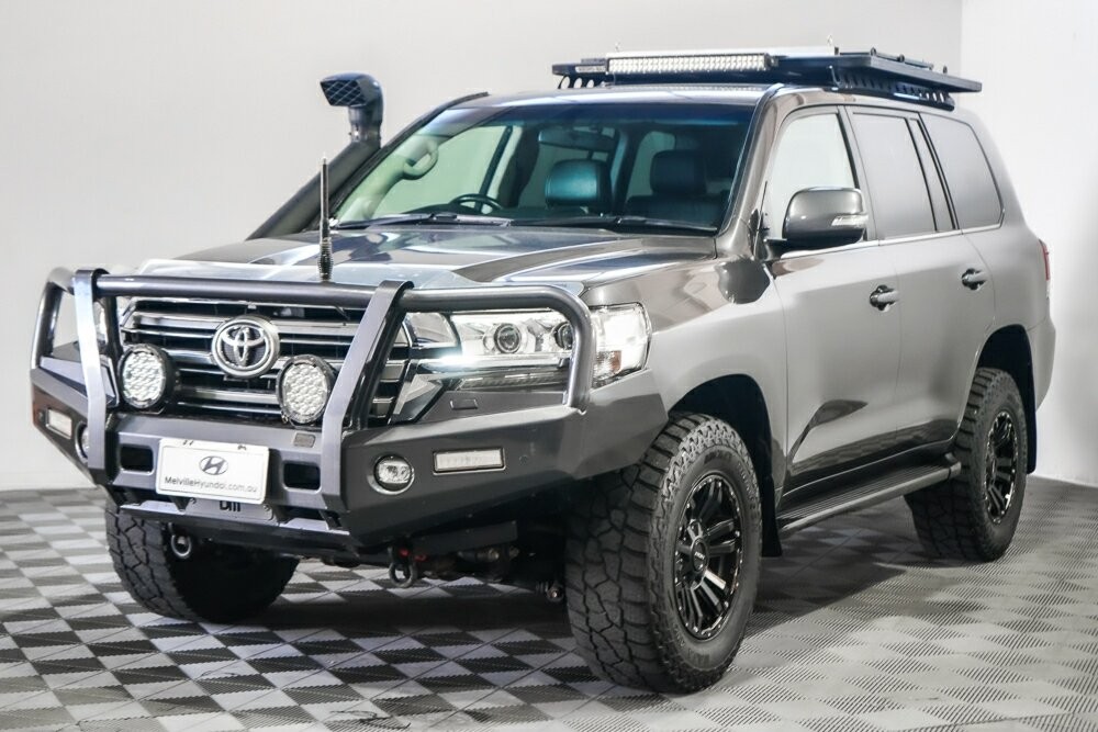 Toyota Landcruiser image 3