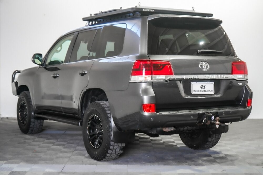 Toyota Landcruiser image 4
