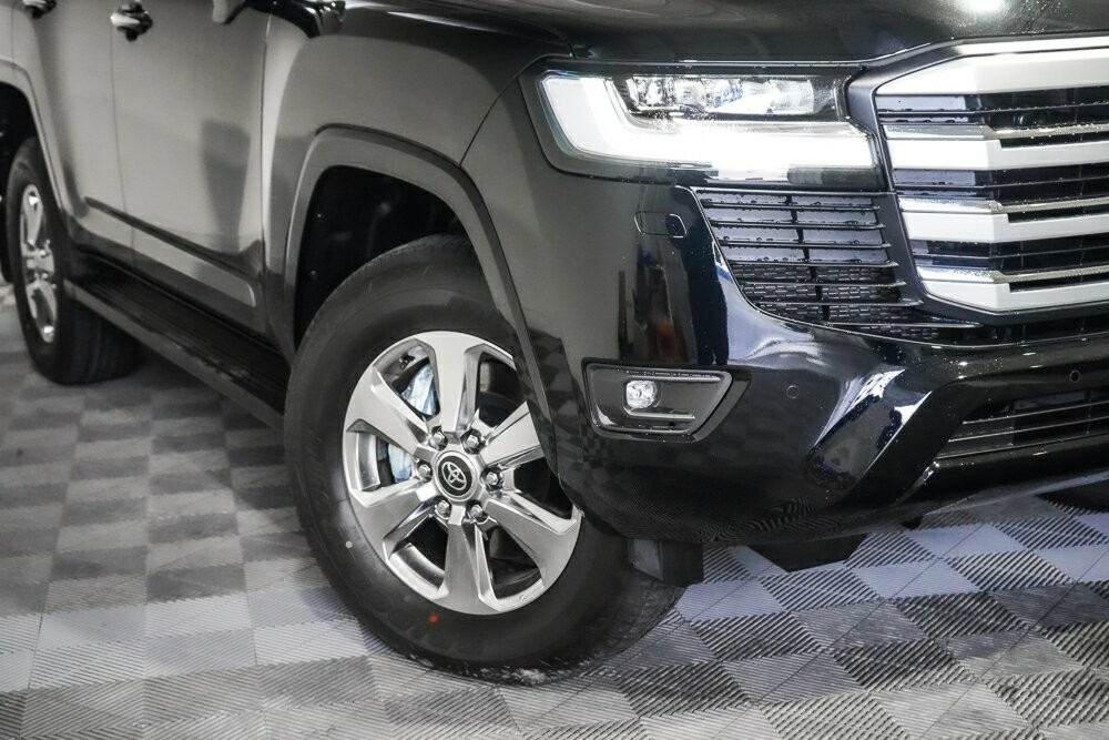 Toyota Landcruiser image 2