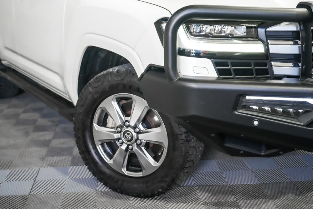 Toyota Landcruiser image 2