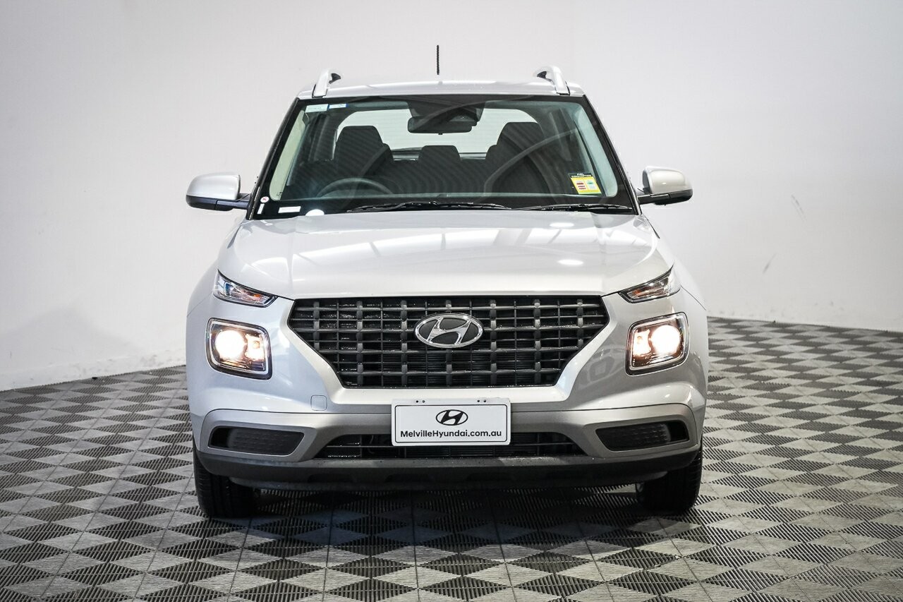 Hyundai Venue image 3