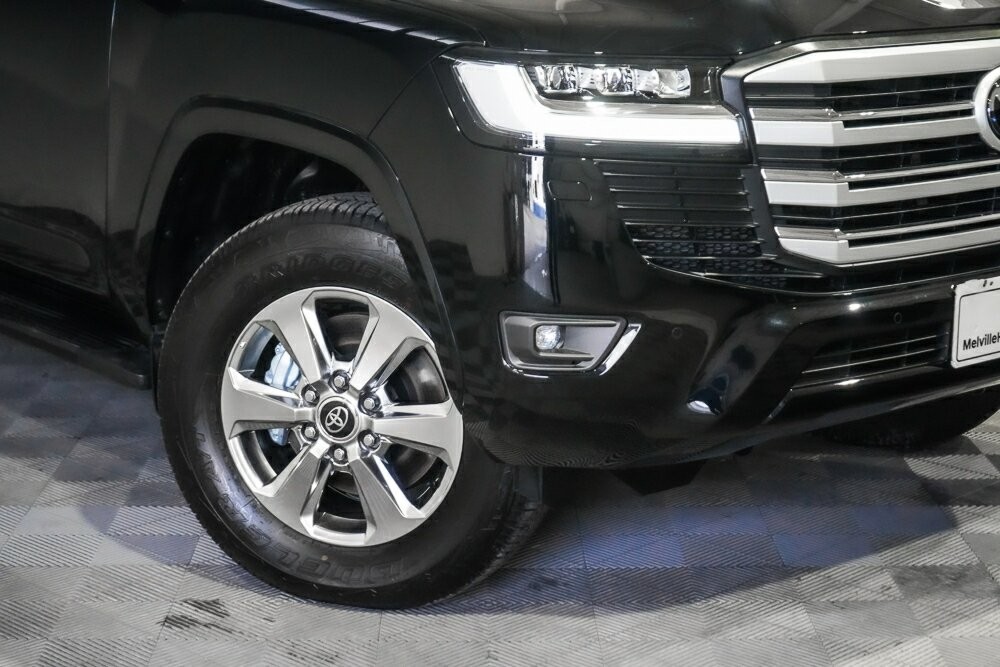 Toyota Landcruiser image 2