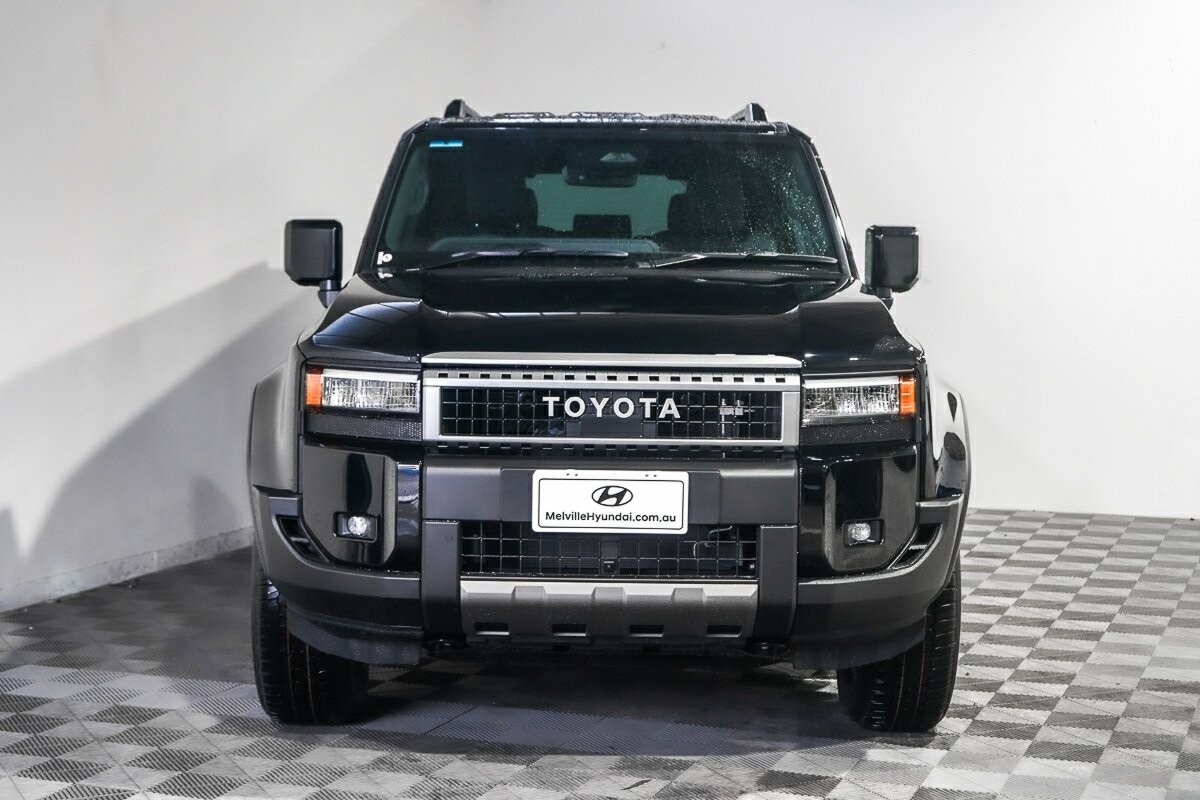 Toyota Landcruiser Prado image 2