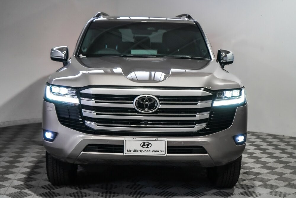 Toyota Landcruiser image 3