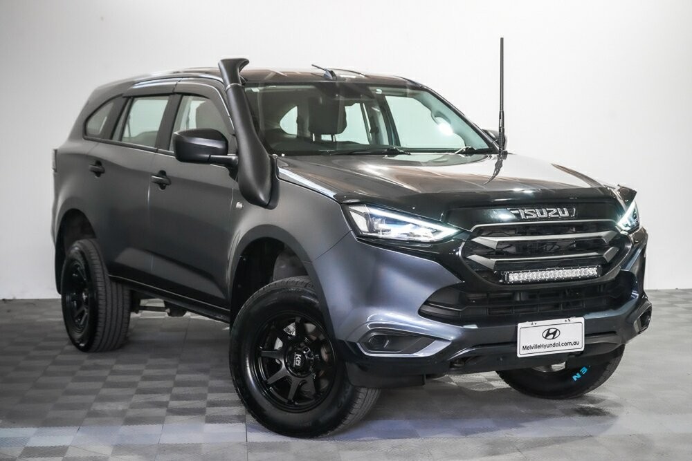 Isuzu Mu-x image 1