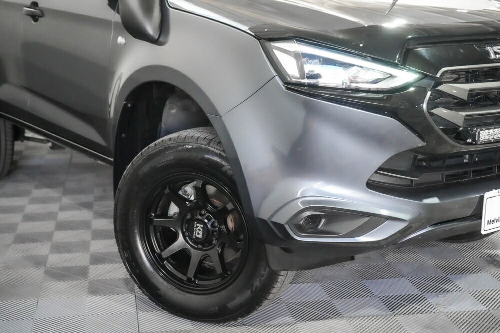Isuzu Mu-x image 2