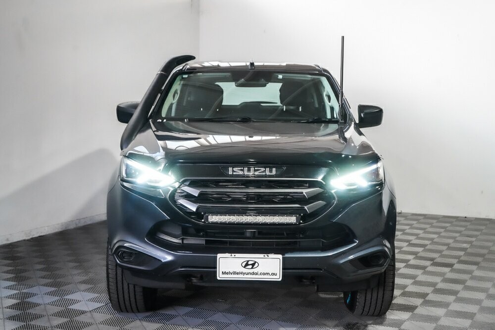 Isuzu Mu-x image 3
