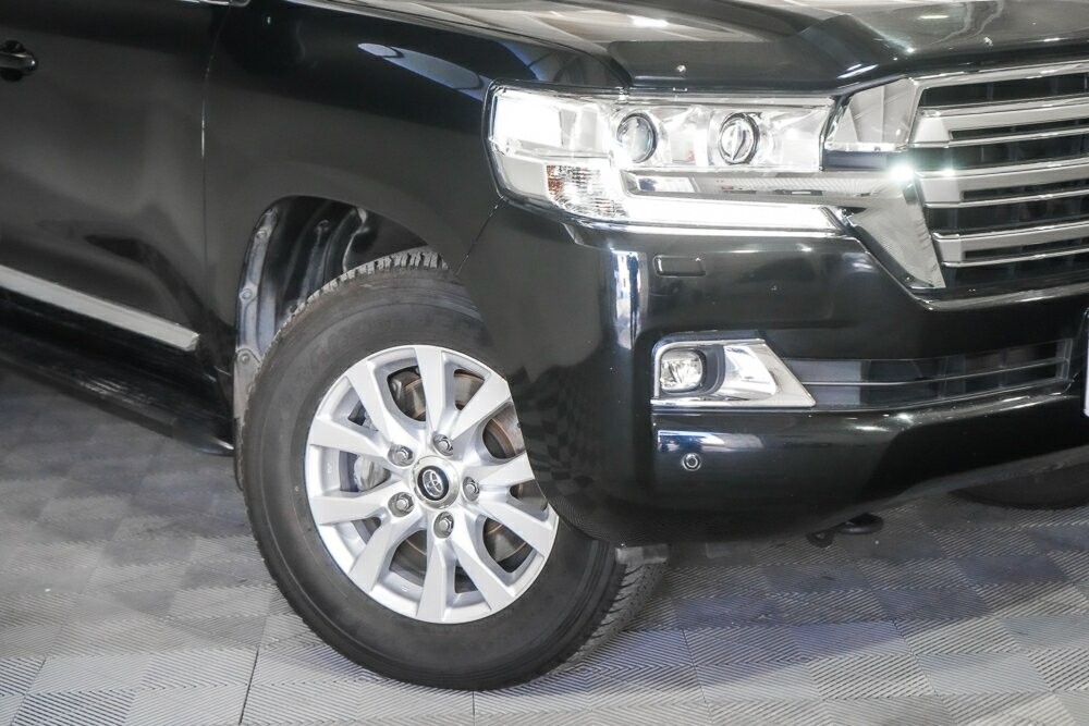 Toyota Landcruiser image 2