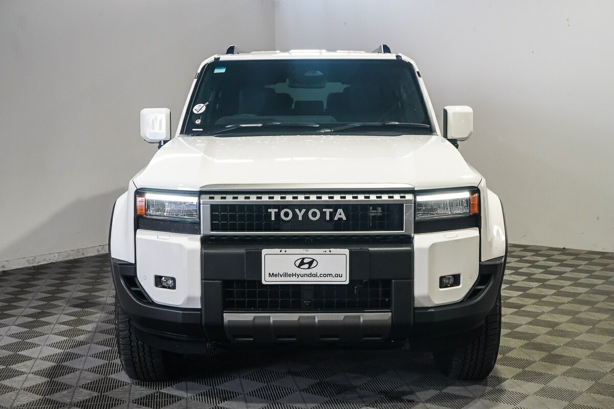 Toyota Landcruiser Prado image 3