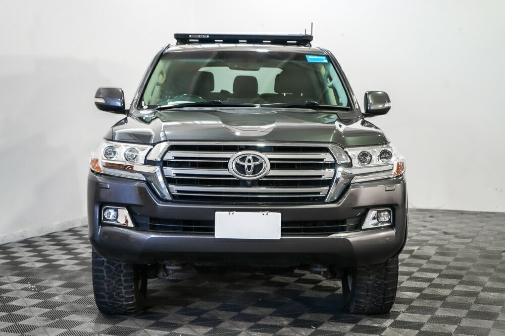 Toyota Landcruiser image 3